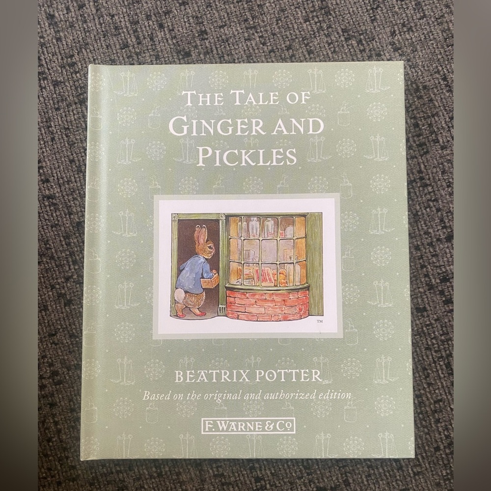 🥕6/$20 The Tale of Ginger and Pickles by Beatrix Potter - Green Hardcover